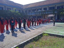 Batituud Ramil 0816/07 Berikan Materi Wasbang Pada MPLS dan PBB SMK Budhi Dharma Krembung