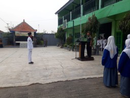 Wujudkan Karakter Bangsa, Danramil 0816/12 Jadi Irup Upacara di SMK Maarif NU Prambon