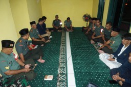 Tingkatkan iman dan taqwa, Dandim Sidoarjo dan anggota yasinan bersama