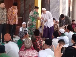 Safari Sholat Jumat Berkah di Wilayah Teritorial Koramil 0816/05 Tulangan