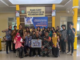 Babinsa Koramil 0816/09 Krian Dampingi Pelepasan Mahasiswa Unbra Usai MMD