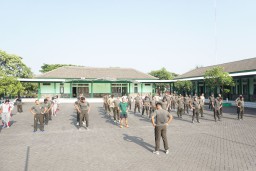 Jaga Kebugaran Tubuh, Dandim 0816/Sidoarjo Laksanakan Olahraga Bersama Anggota