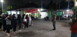 Penuh semangat, Karang Taruna Desa Temu Latihan PBB Bersama Babinsa