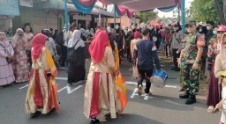 Forkopimka Tanggulangin Gelar Lomba Gerak Jalan