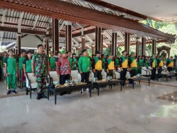 Launching kontingen Porprov Kabupaten Sidoarjo di hadiri Danramil 0816/01 Sidoarjo.