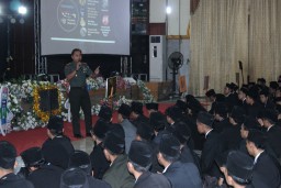 Dihadapan 500 Maba Unusida, Dandim 0816/Sidoarjo ajak tumbuhkan rasa cinta tanah air dan bersatu bela negara untuk NKRI