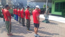 Bati Tuud Pimpin Apel Pagi Erobik~Sebelum Kegiatan Diwilayah Binaan