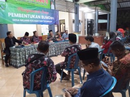 Serda Putut Babinsa Koramil 0816/05 Tulangan hadiri musyawarah rapat pembentukan Bumdes