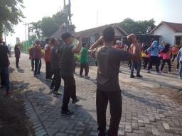 Jaga Kebugaran Jasmani, Anggota Koramil 0816/11 Tarik Senam SKJ Bersama Forpimka Kec. Tarik