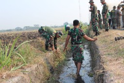 Sasaran ke sebelas Bakti TNI Gotong Royong Membangun Desa: Dandim Ajak Anggota dan Masyarakat Tetap Semangat