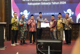 Peringati Hari Santri 2023, Gus Muhdlor Didampingi Dandim 0816 Ajak Santri Berkontribusi Untuk Sidoarjo -