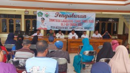 "Babinsa dan Bhabinkamtibmas Desa Kebaron Dampingi Penyerahan BLT DD Tahap Ke-4 Tahun 2023