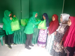 Persit Koramil 0816/14 Peringati Hari Ibu Gelar Bakti Sosial