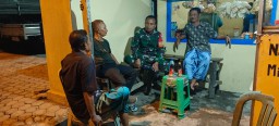 Babinsa Koramil 0816/06 Tanggulangin Tingkatkan Silaturahmi dalam Komsos Bersama Masyarakat