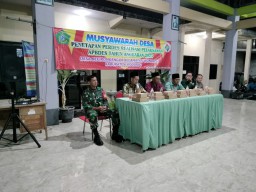 Babinsa Desa Becirongengor Hadiri Musyawarah Realisasi APBDes Tahun Anggaran 2023