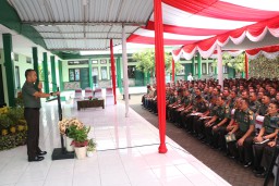 Danrem 084/BJ Tegaskan Netralitas TNI di Pemilu 2024 kepada Anggota Kodim 0816/Sidoarjo