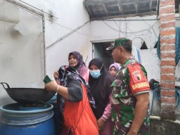 Sinergi Babinsa dan Babinkamtibmas Wonoayu dalam Pencegahan Demam Berdarah