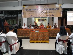 Sinergi untuk Demokrasi: Danramil 0816/15 Sukodono Berpartisipasi dalam Pengawasan dan Pengawalan Pemilu di Pelantikan PTPS Sekecamatan Sukodono"