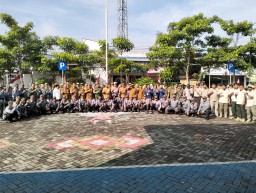 Danramil 0816/15 Sukodono Kapten Inf Kabul Tarmanto, Memimpin Apel Kesiapsiagaan Pemilu 2024