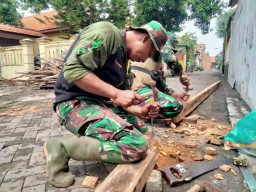 Rasa Syukur penerima Bantuan Rutilahu Koramil Jabon.