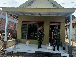 Kasdim 0816/Sidoarjo Kunjungi Proses Pembangunan Rumah Warga dalam Kegiatan Rutilahu Mandiri - Sebuah Perjalanan Kemanusiaan yang Menginspirasi