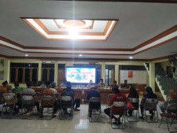 Babinsa Koramil 0816/05 Tulangan & Bhabinkamtibmas Menghadiri Pembetukan Juri Lomba RT Desa Binaan