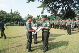Letkol Inf Guntung Dwi Prasetyo Pimpin Acara Wisuda Purna Tugas Kodim 0816/Sidoarjo