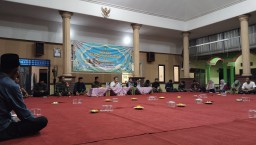 Sertu Rudianto Babinsa Kepuhkemiri Koramil 05/Tulangan Menghadiri Rapat SOSIALISASI Pengecoran Jalan di Beberapa Desa dalam Kecamatan Tulangan