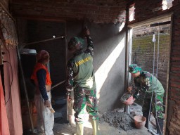 Pra TMMD ke-120 diawali dengan rutilahu di Desa Penambangan, Wujud Kemandirian Warga Bersama TNI