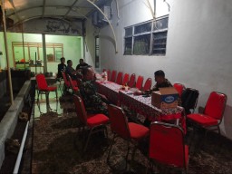 Kerjasama dan Kebersamaan, Babinsa Simoketawang Gelar Komunikasi Sosial Bersama Tokoh Masyarakat