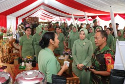 KASAD dan Ibu Ketua Umum Persit KCK Rasakan Kelezatan Kopi Babinsa, Produk Unggulan dari Kodim 0816 Sidoarjo