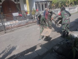 Menyulap Harapan Menjadi Kenyataan, Satgas TMMD ke-120 Kodim 0816/Sidoarjo Memperbaiki Rumah Tak Layak Huni