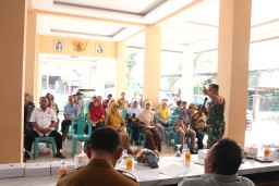 Membangun Kesadaran Bersama, Dansatgas TMMD 120 Sidoarjo Sosialisasikan Nilai-Nilai Pancasila di Desa Penambangan