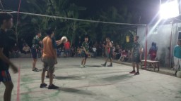 Kebersamaan Satgas TMMD dan Warga Desa Penambangan Terjalin dalam Pertandingan Voli Meriah