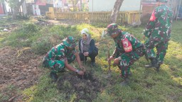 Koramil 0816/01 Sidoarjo bersih kampung dalam rangka Sidoarjo 24 Jam Sidoarjo.