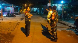 Sertu Aviv Ashab Melaksanakan Kegiatan Patroli Malam Diwilayah Desa Binaan