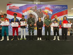 Babinsa Koramil 0816/01 Sidoarjo sukseskan lomba Paskibra on Lippo Plaza Sidoarjo.