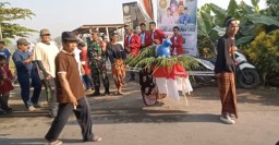 Babinsa Desa Penatarsewu Monitoring & Pengamanaan Giat Karnaval
