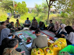 Semangat Kebersamaan dan Gotong Royong Warnai Panen Raya Bawang Merah di Terung Wetan