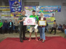 Sinergitas Tiga Pilar, Kapten Arh Aan Chunaidi Hadiri Penutupan Turnamen Bola Voli Camat Cup 2024