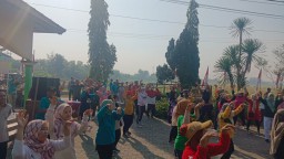 Babinsa Koramil 0816/05 Tulangan Melaksanakan Senam Bersama Muspika