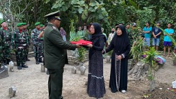 Danramil 0816/13 Wonoayu dan Jajaran Gelar Takziah serta Pemakaman Militer Serma Wakhid Basuki