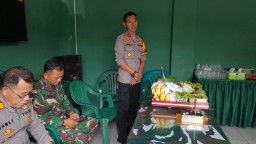 WUJUD SINERGITAS TNI-POLRI KORAMIL 0816/14 TAMAN TERIMA UCAPAN SELAMAT HUT TNI KE-79