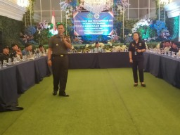 Danramil 0816/01 Sidoarjo berikan sosialisasi bahaya narkoba di desa Sarirogo Sidoarjo.