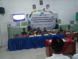 Danramil 0816/12 Prambon Hadiri Pelantikan dan Bimbingan Teknis Pengawas TPS Kecamatan Prambon, Perkuat Komitmen Sukseskan Pemilu 2024