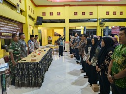 Secara serentak Babinsa Koramil 0816-05 Tulangan Hadiri Pelantikan (KPPS) Pemilihan Kepala Daerah Tahun 2024