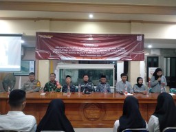 Serka Catur Wahyu.S Babinsa Boro Hadiri Acara Pelantikan Anggota KPPS