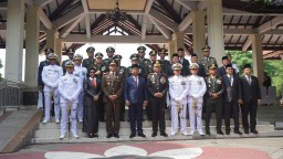 Dandim 0816/Sidoarjo Hadiri Upacara Peringatan Hari Pahlawan di Alun-alun Sidoarjo, Bangkitkan Semangat Cinta Tanah Air