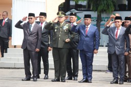 Dandim 0816/Sidoarjo Bersama Forkopimda Khidmat Peringati Hari Pahlawan di TMP Kusuma Bangsa
