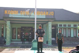 Dandim 0816/Sidoarjo Pimpin Upacara Bendera 17-an di Makodim, Wujudkan Semangat Nasionalisme dan Pengabdian
